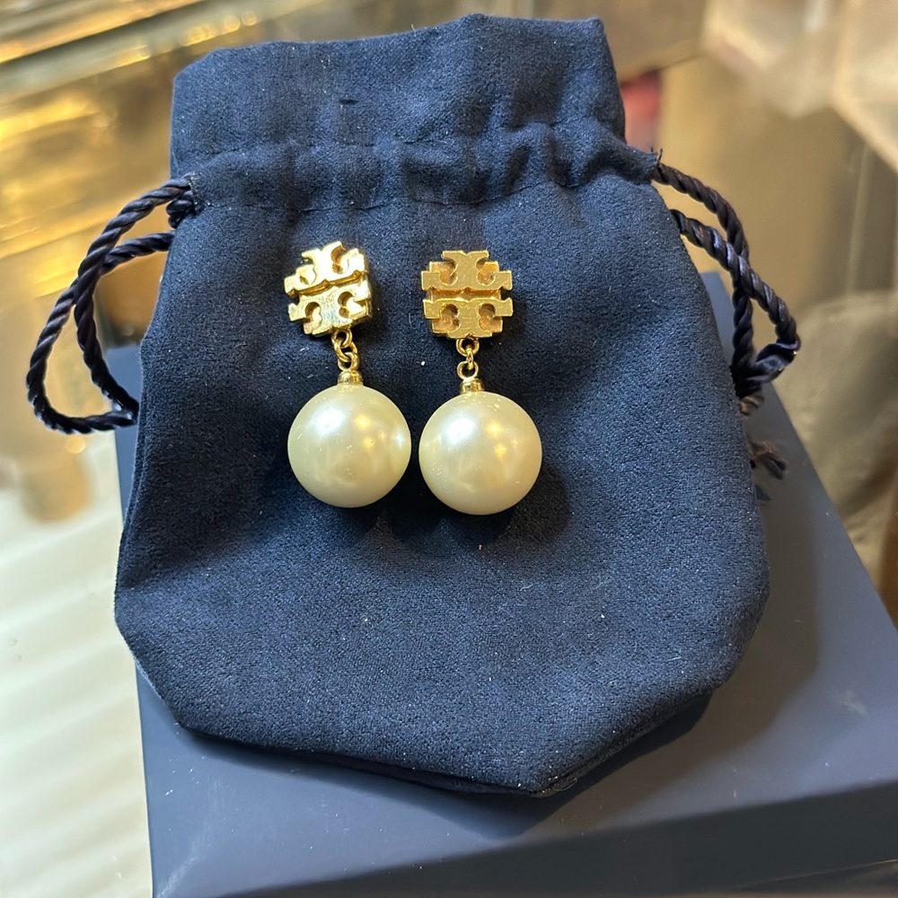 Tory Burch Evie Pearl Drop Earrings